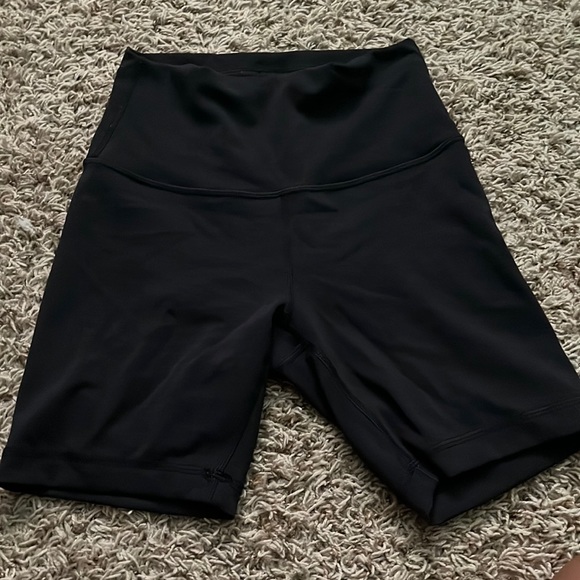 Lululemon 6in Biker shorts - Picture 1 of 5